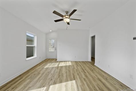 14906 Telfaire Meadow Von Ormy TX 78073