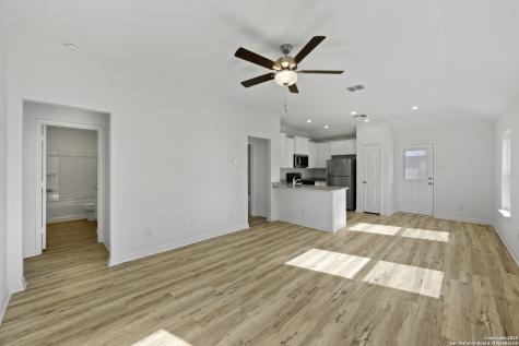 14906 Telfaire Meadow Von Ormy TX 78073