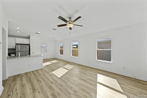 14906 Telfaire Meadow Von Ormy TX 78073