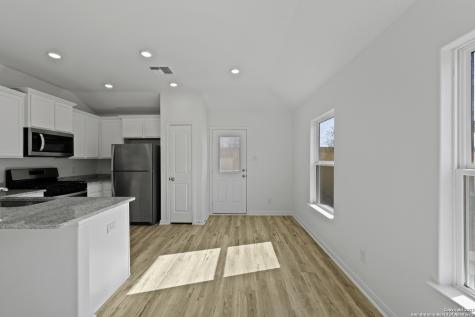 14906 Telfaire Meadow Von Ormy TX 78073