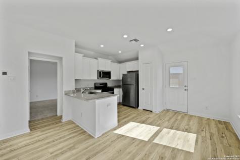 14906 Telfaire Meadow Von Ormy TX 78073