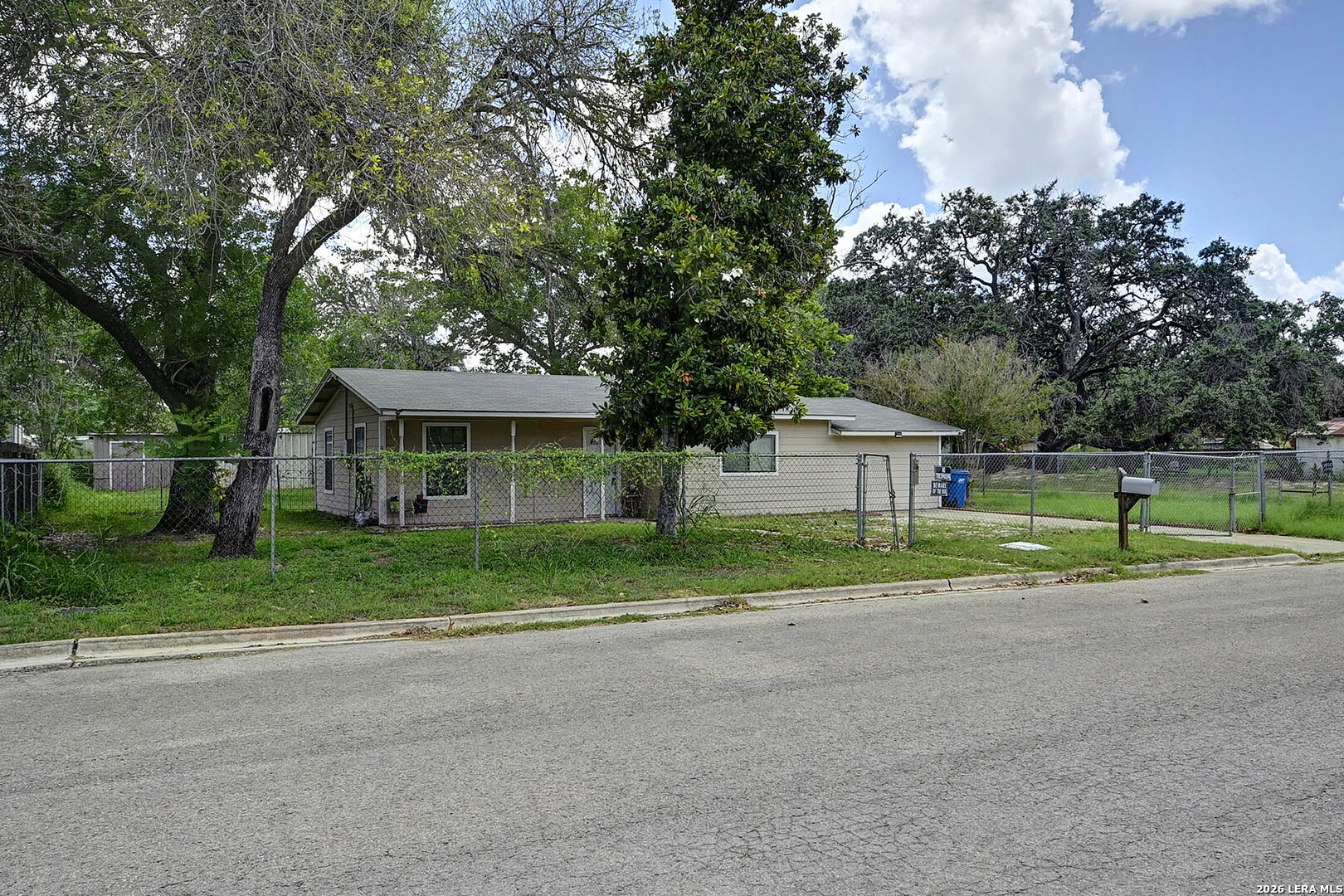 904 San Antonio Pleasanton TX 78064