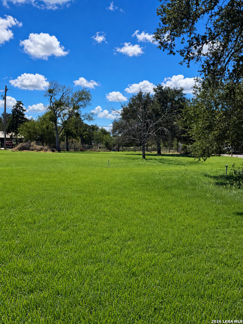 529 Avenue E Poteet TX 78065