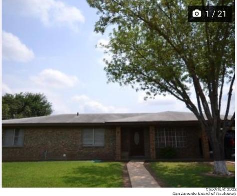 204 E Lake Street Crystal City TX 78839