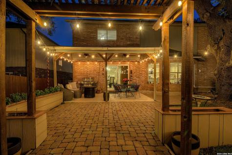 2422 Thrasher Oak San Antonio TX 78232