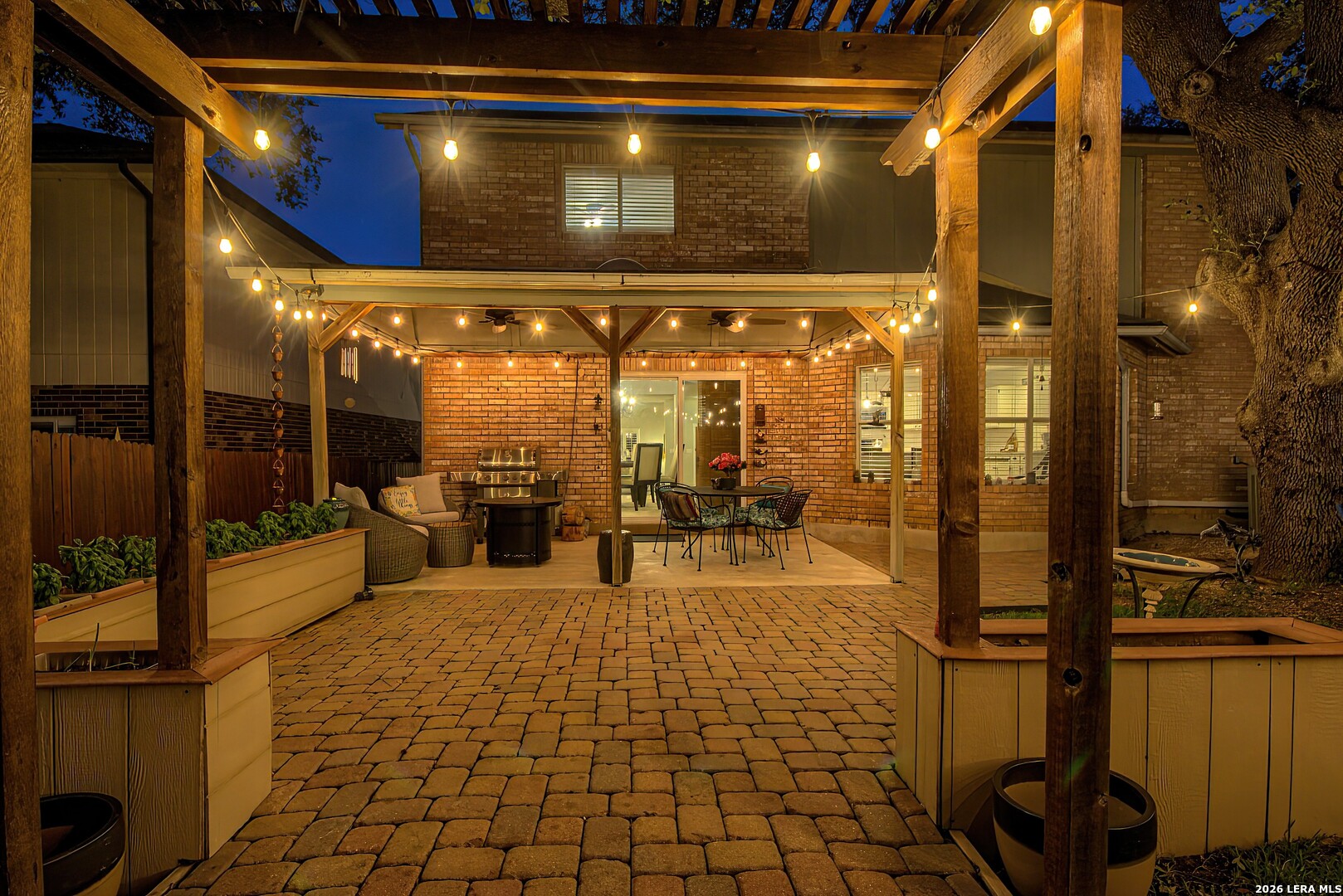 2422 Thrasher Oak San Antonio TX 78232