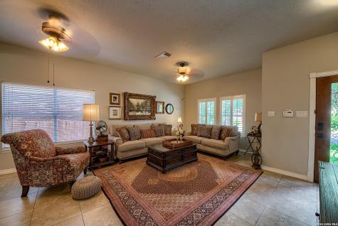 2422 Thrasher Oak San Antonio TX 78232