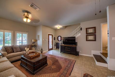 2422 Thrasher Oak San Antonio TX 78232