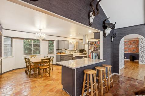 210 Chattington Castle Hills TX 78213