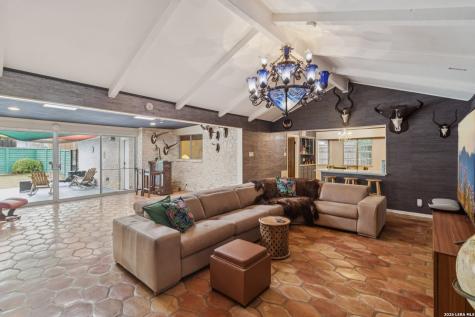 210 Chattington Castle Hills TX 78213