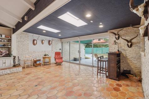210 Chattington Castle Hills TX 78213