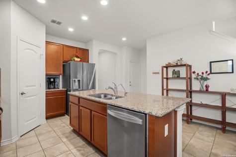 7347 Bluebonnet Bay San Antonio TX 78218