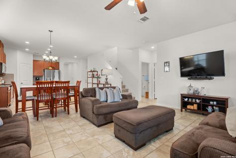 7347 Bluebonnet Bay San Antonio TX 78218