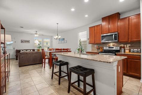 7347 Bluebonnet Bay San Antonio TX 78218
