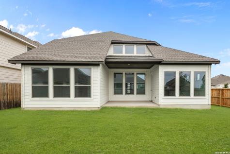 109 Mallorys Way Castroville TX 78009
