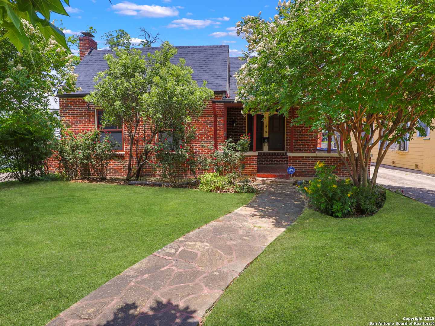 1919 W Magnolia Avenue San Antonio TX 78201