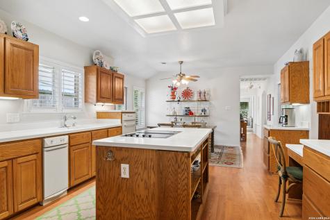 104 Oakwell Farms Parkway San Antonio TX 78218
