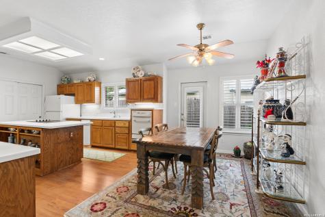 104 Oakwell Farms Parkway San Antonio TX 78218