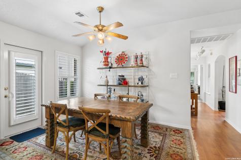 104 Oakwell Farms Parkway San Antonio TX 78218