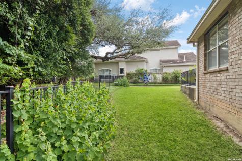 104 Oakwell Farms Parkway San Antonio TX 78218