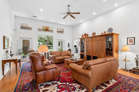104 Oakwell Farms Parkway San Antonio TX 78218