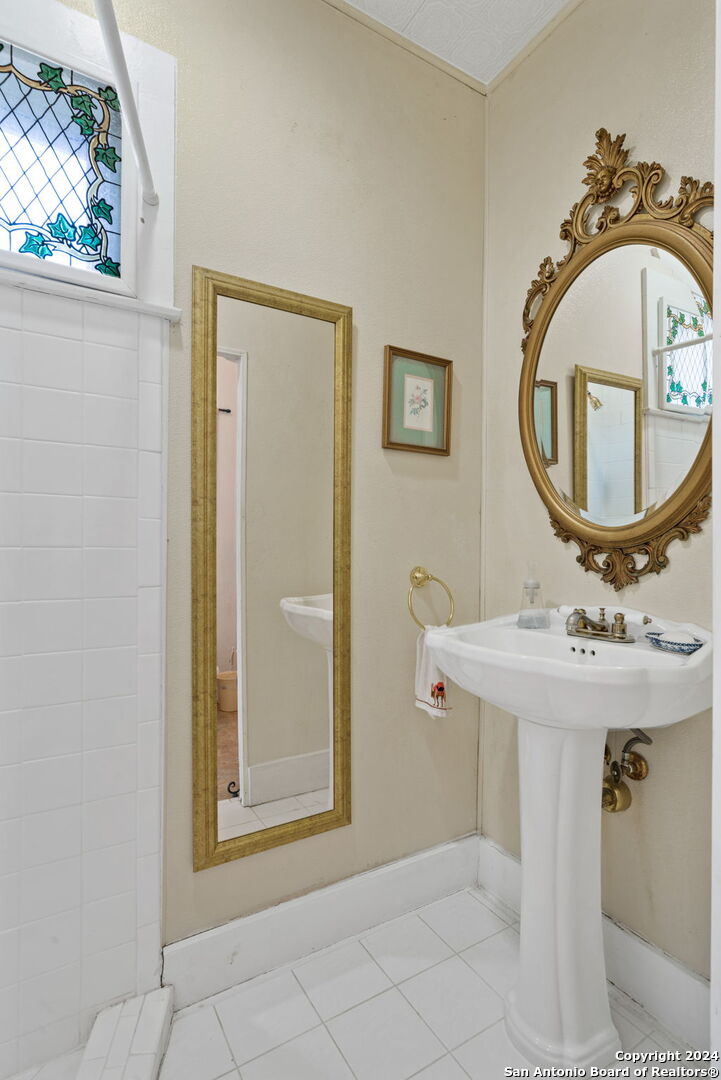 623 Augusta San Antonio TX 78215