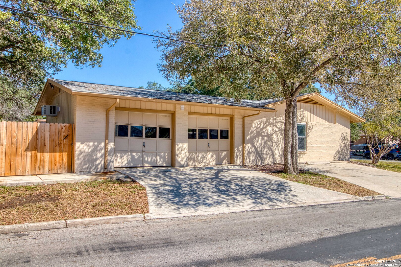 247 Montfort San Antonio TX 78216