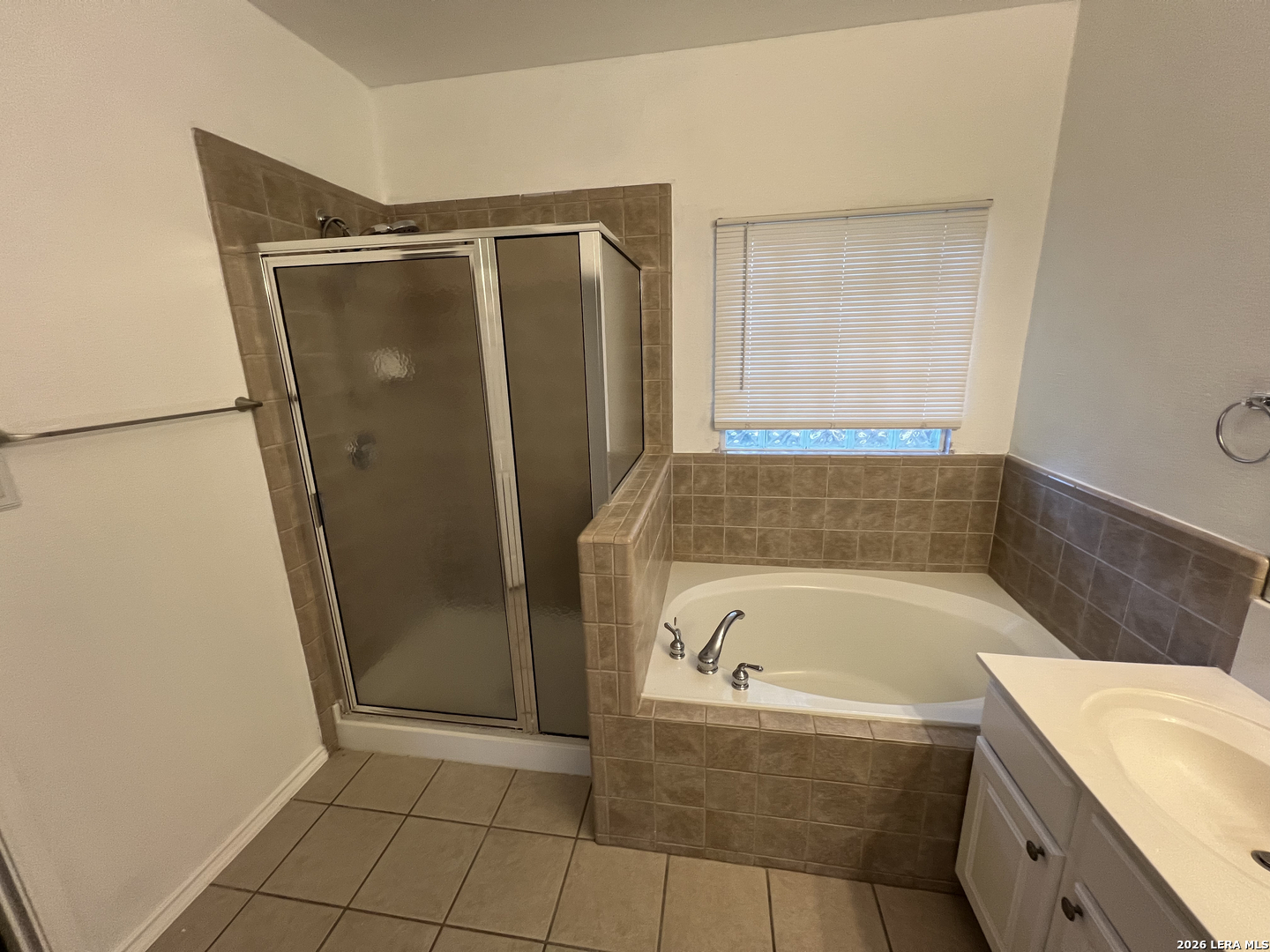30 Amber Forest Hollywood Park TX 78232