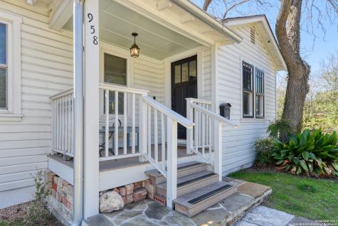 958 E Mistletoe Avenue San Antonio TX 78212