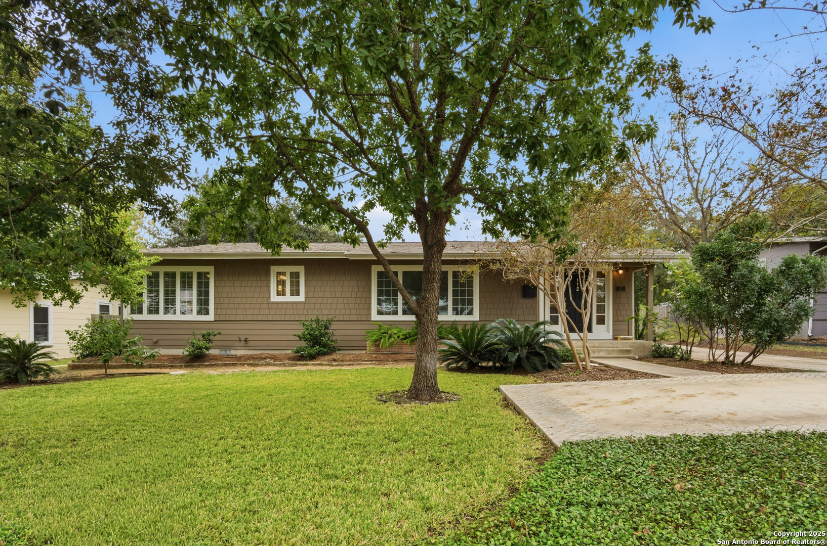 112 Lyman Terrell Hills TX 78209