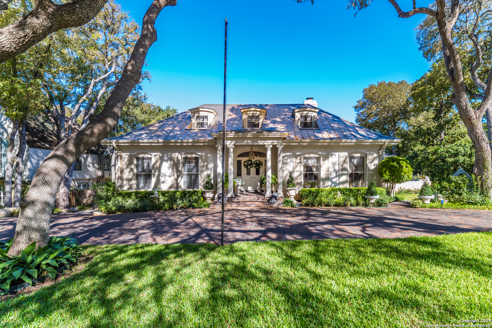 315 Park Hill Drive Olmos Park TX 78212