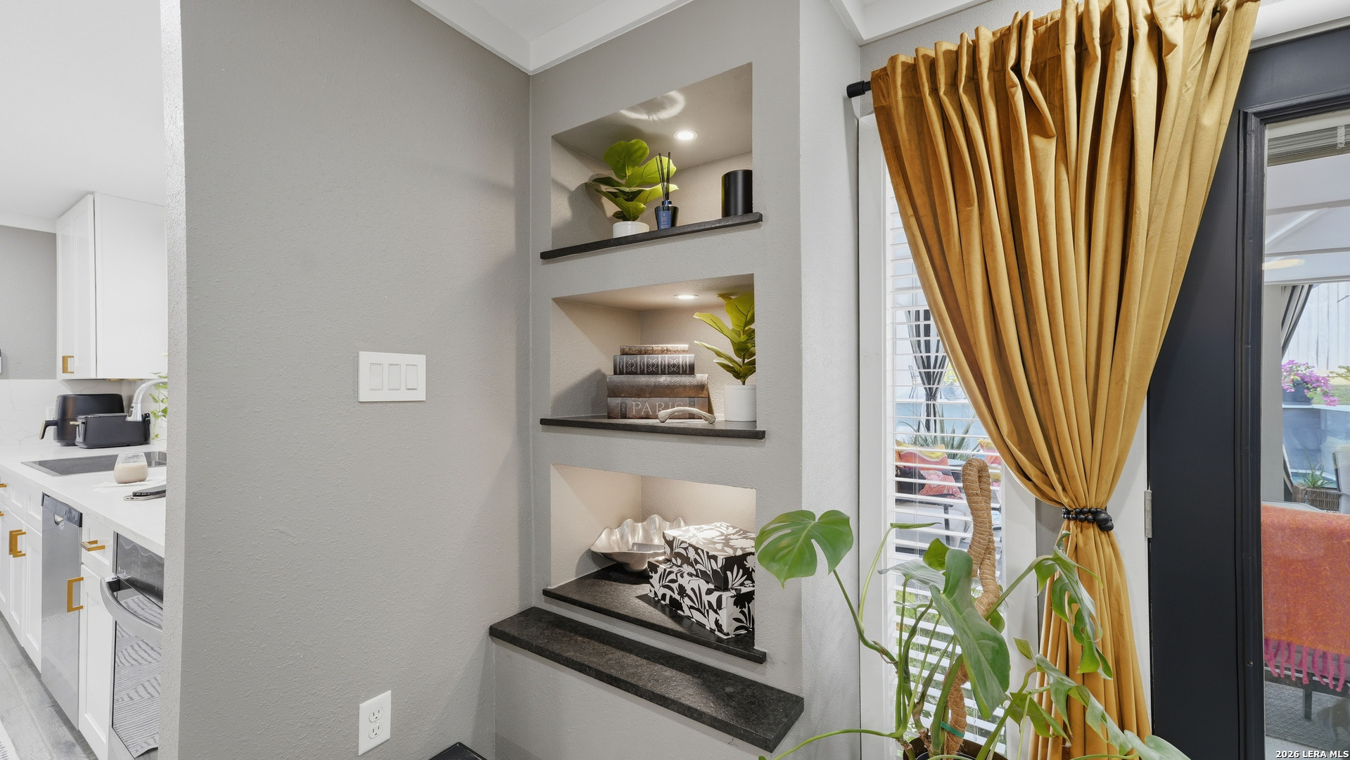 125 Rilla Vista San Antonio TX 78216