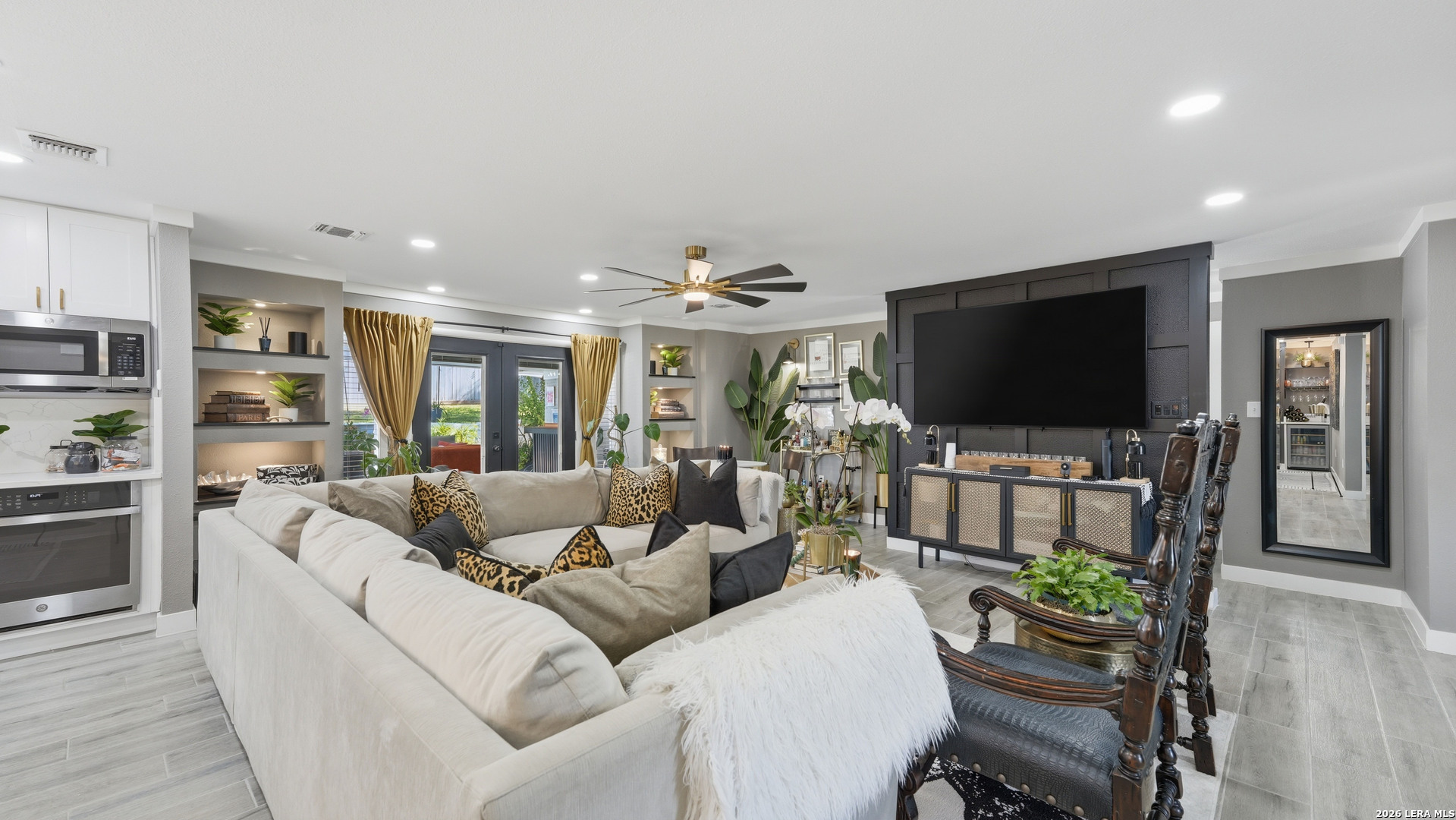 125 Rilla Vista San Antonio TX 78216