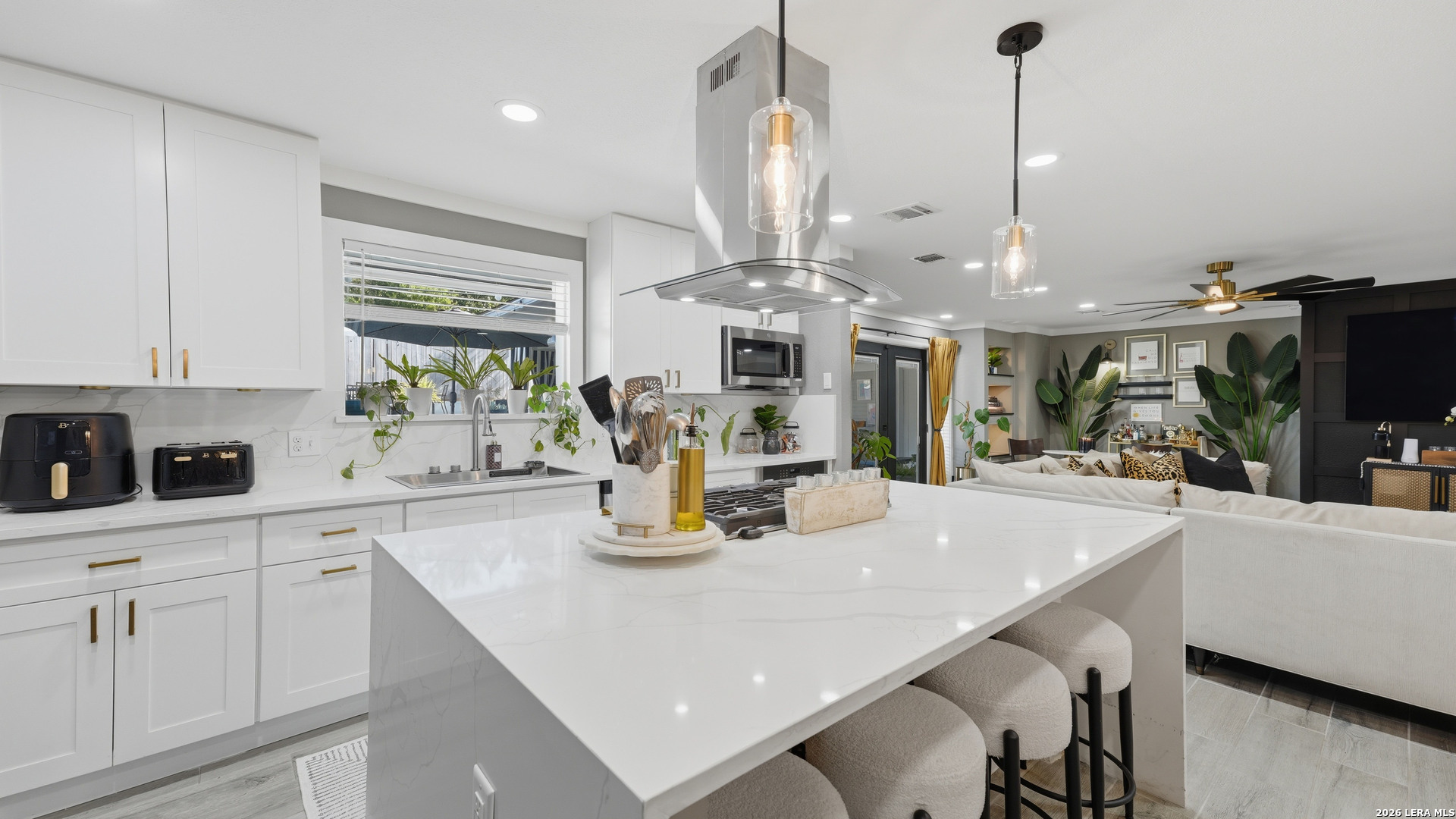125 Rilla Vista San Antonio TX 78216