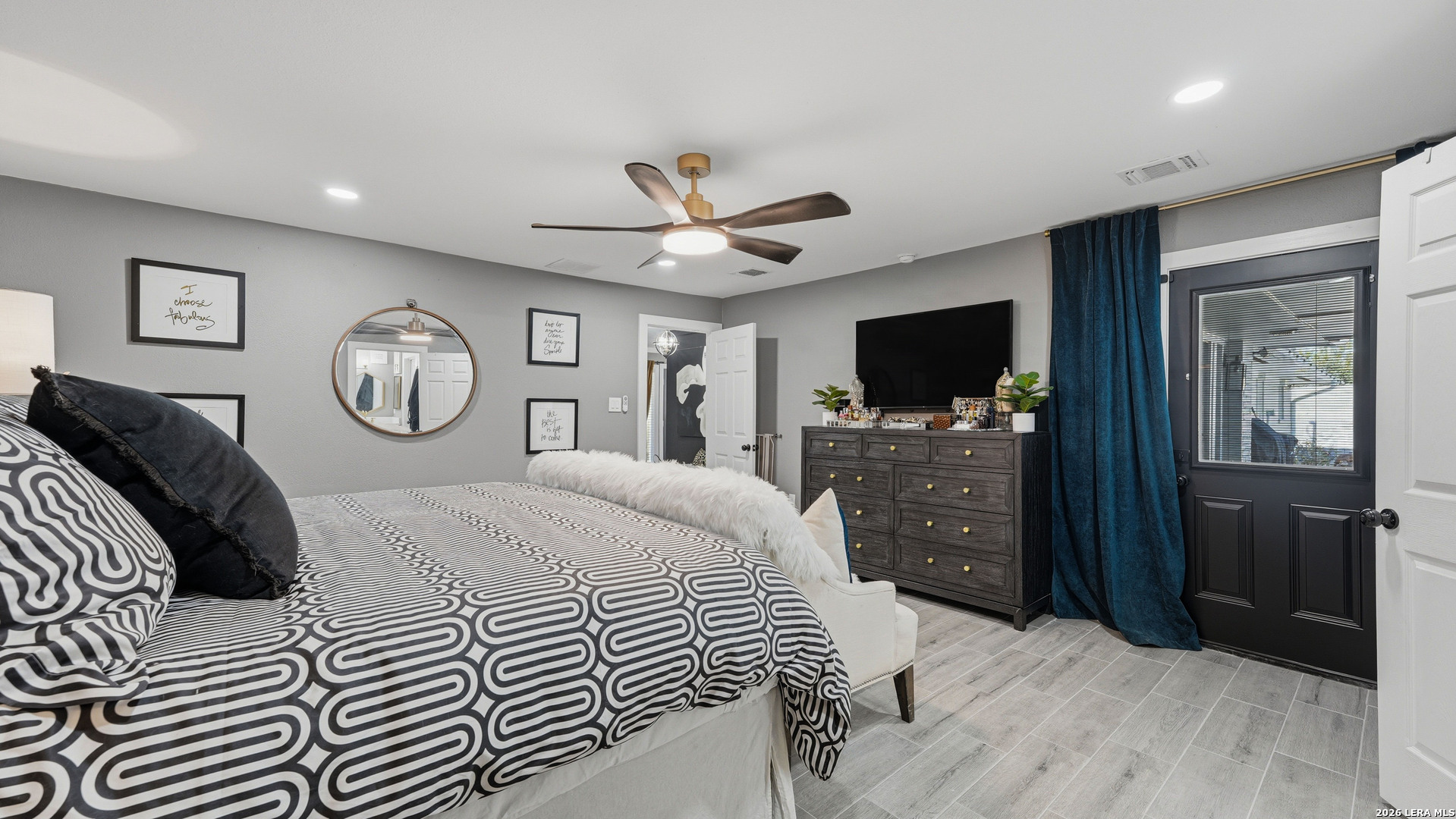 125 Rilla Vista San Antonio TX 78216