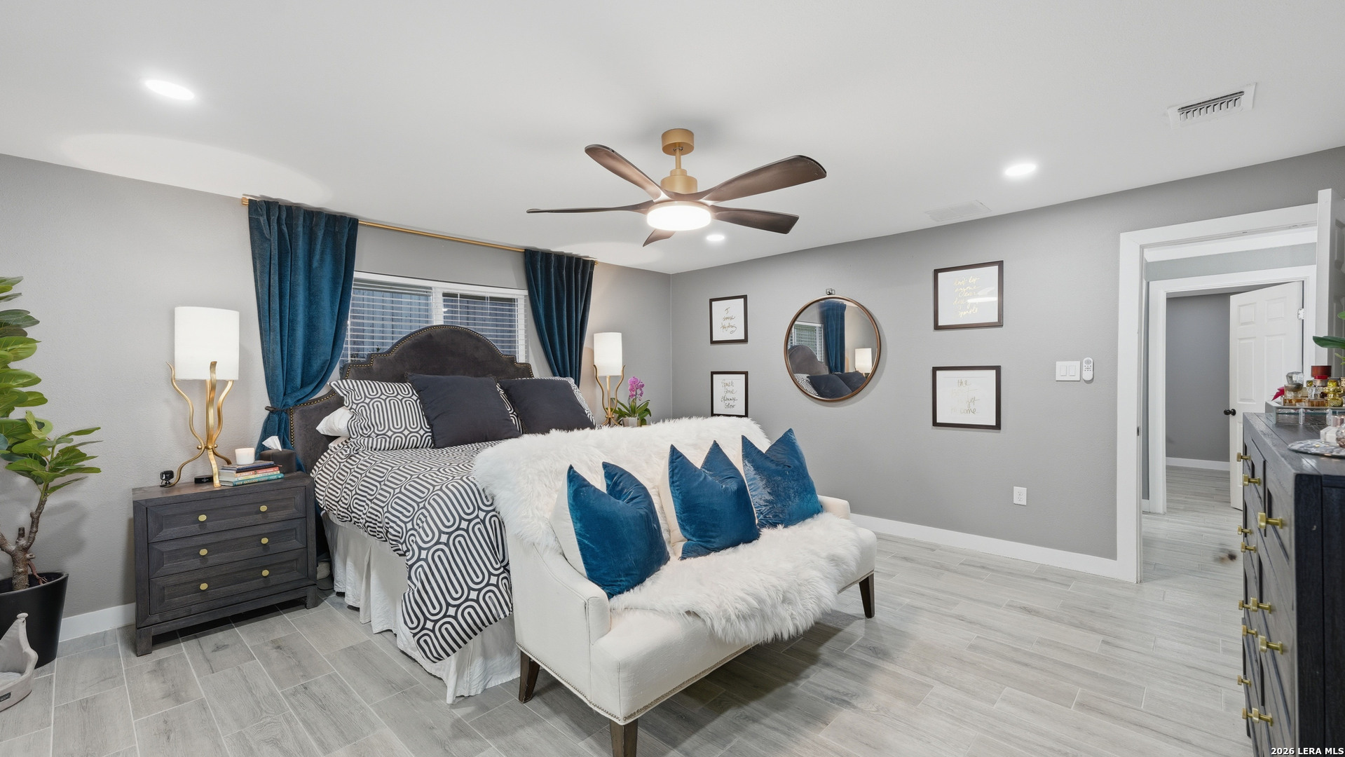 125 Rilla Vista San Antonio TX 78216