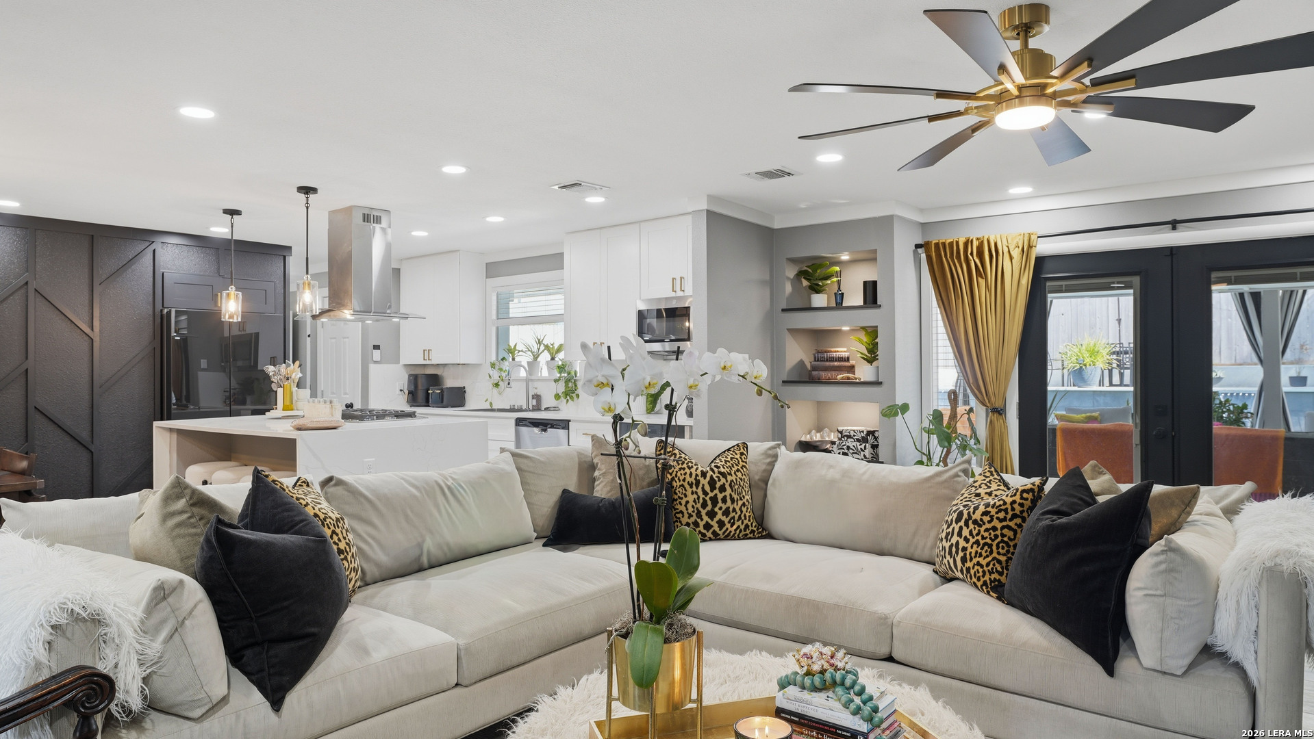 125 Rilla Vista San Antonio TX 78216