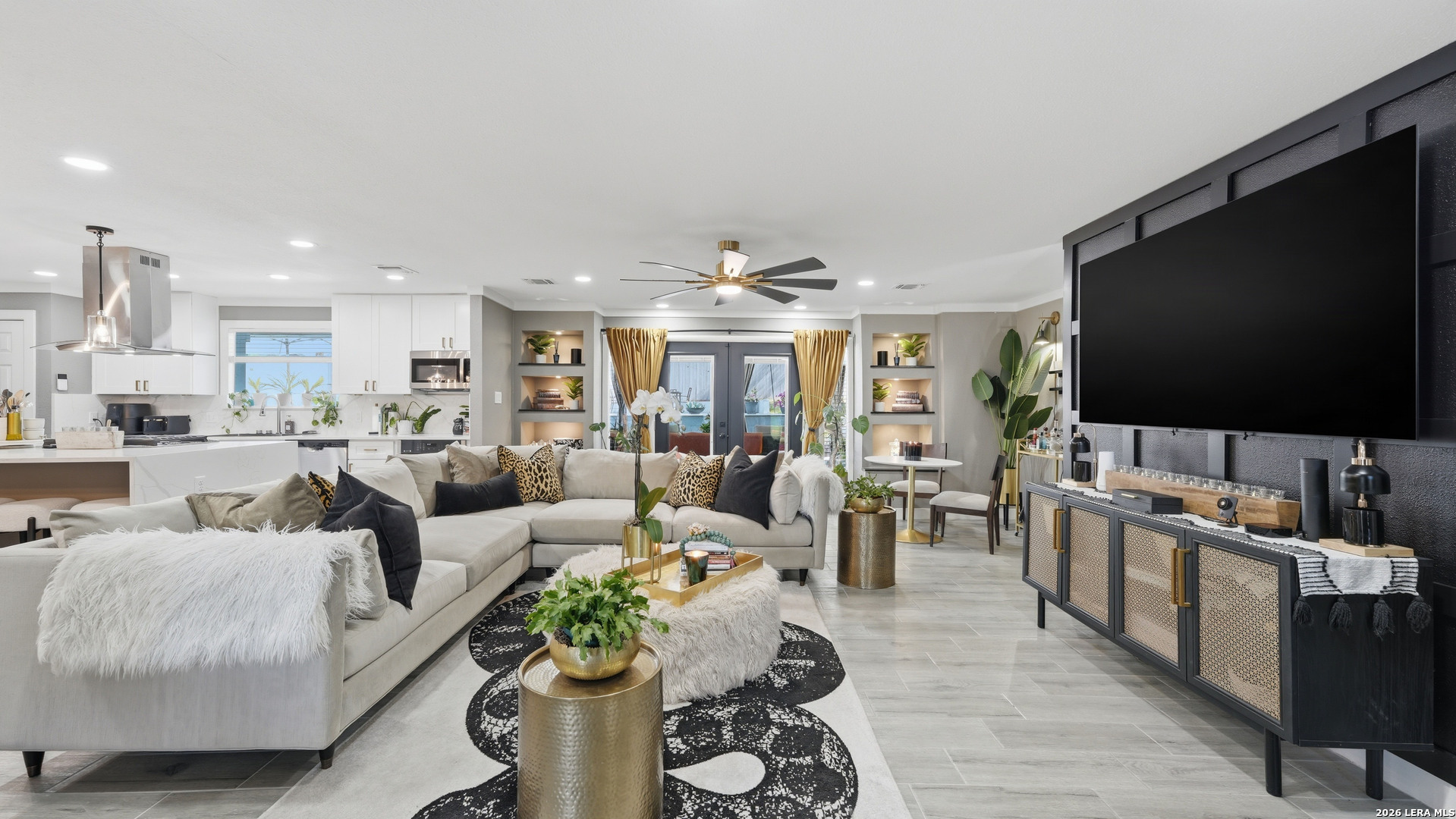 125 Rilla Vista San Antonio TX 78216