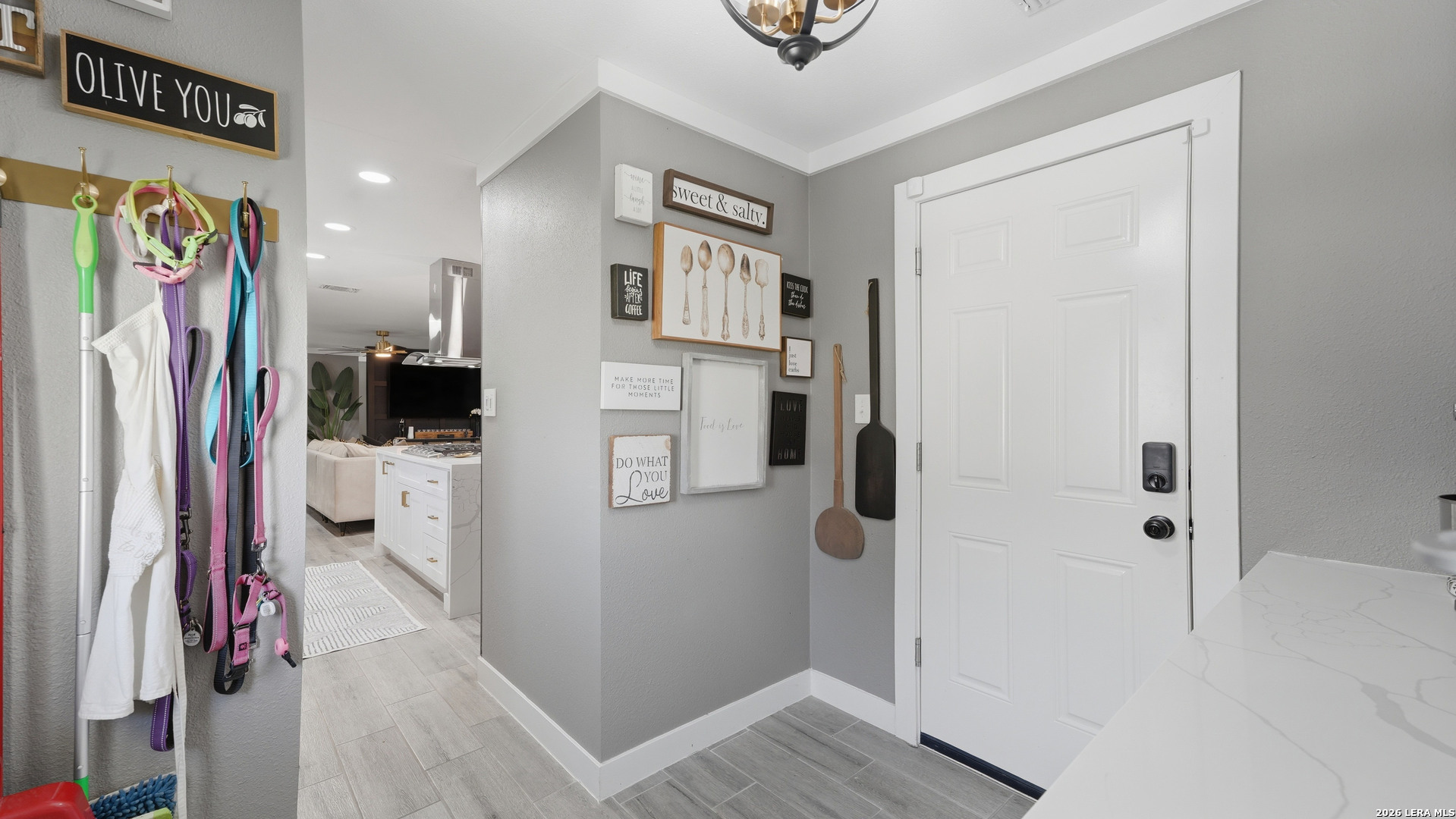 125 Rilla Vista San Antonio TX 78216