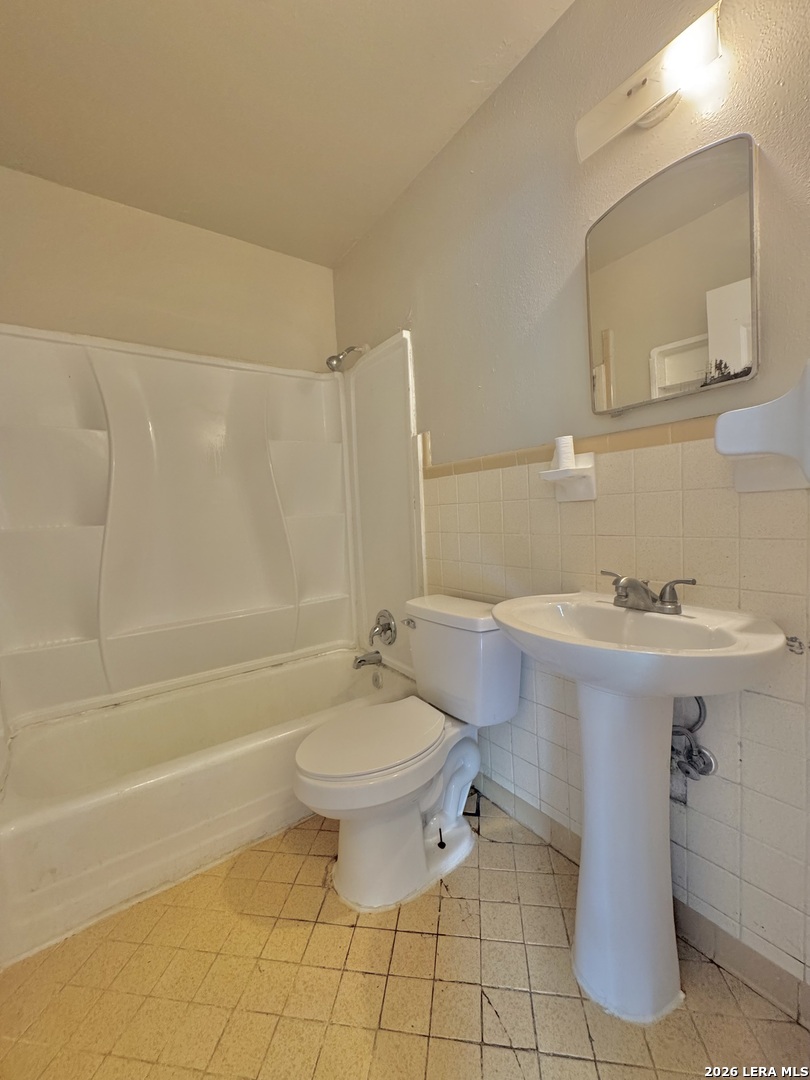 1923 Valencia San Antonio TX 78237