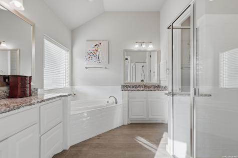 106 Branson Falls Boerne TX 78006