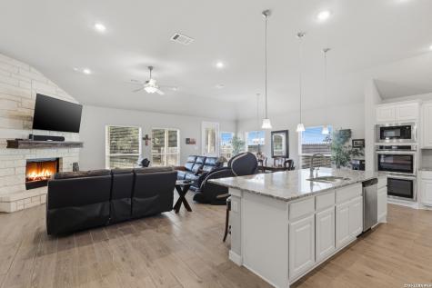 106 Branson Falls Boerne TX 78006