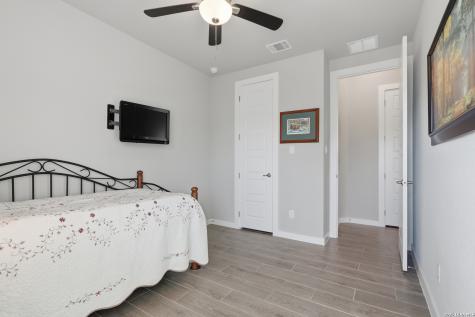 106 Branson Falls Boerne TX 78006