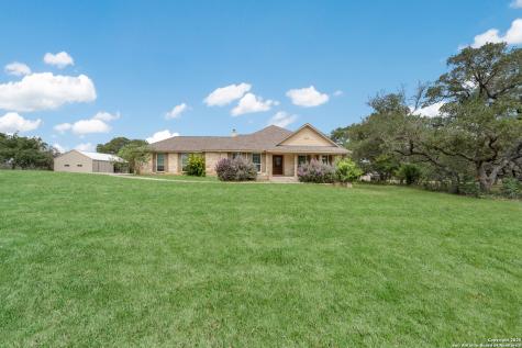 861 Paddy Road Floresville TX 78114