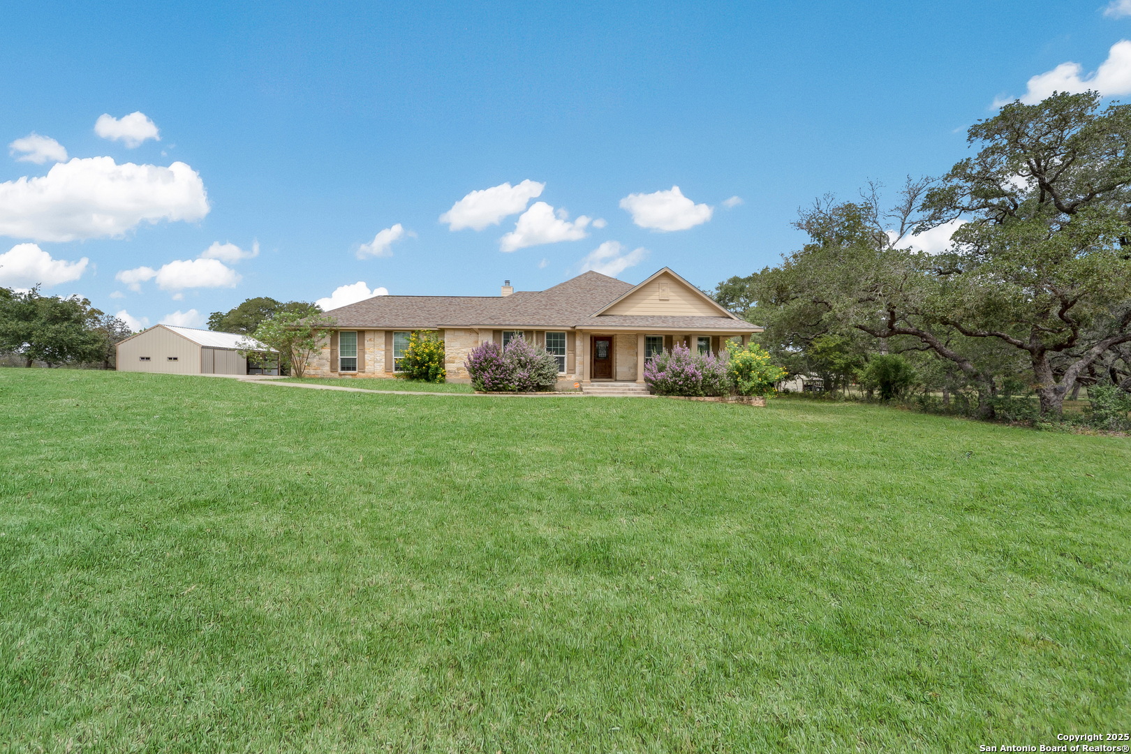 861 Paddy Road Floresville TX 78114