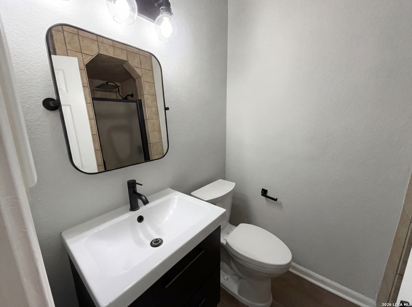 7913 Dry Canyon Live Oak TX 78233