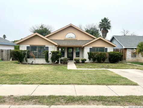 1443 Timber Valley Drive Eagle Pass TX 78852
