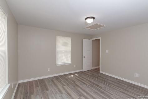 8579 Whartons Dock Bandera TX 78003