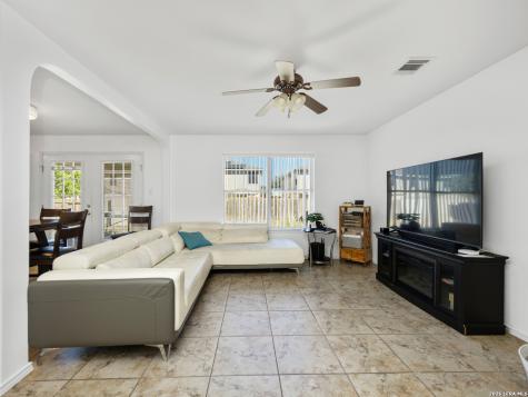 8964 Scarlet Creek Universal City TX 78148