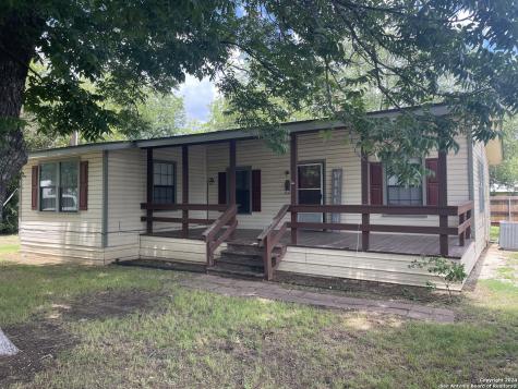 2605 Avenue M Hondo TX 78861